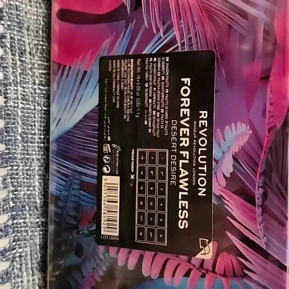 Revolution Desert Desire Palette - Picture 3 of 3